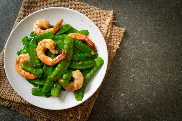 Pois Verts Sautés aux Crevettes - Style Cuisine Maison