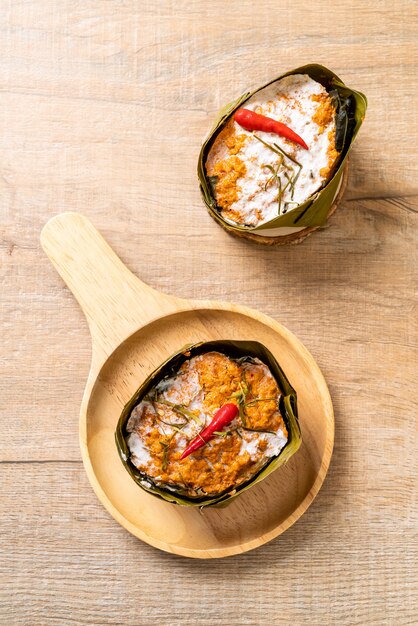 poisson cuit à la vapeur avec pâte de curry