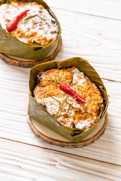 poisson cuit à la vapeur avec pâte de curry