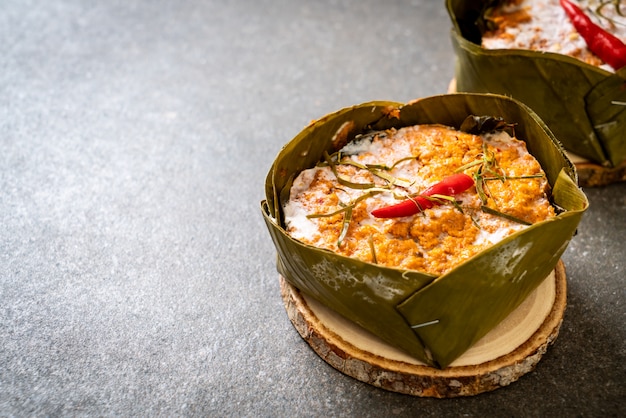 poisson cuit à la vapeur avec pâte de curry