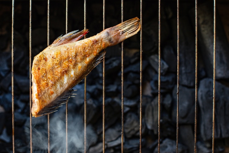 Photo poisson frais frit barbecue grill repas barbecue