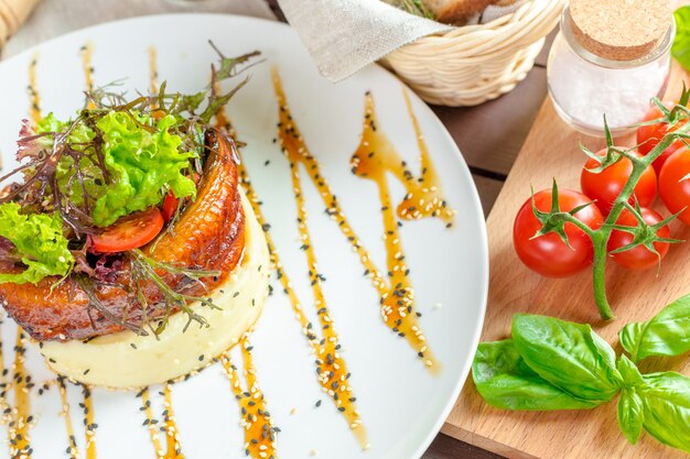 Poisson frit avec purée de pommes de terre