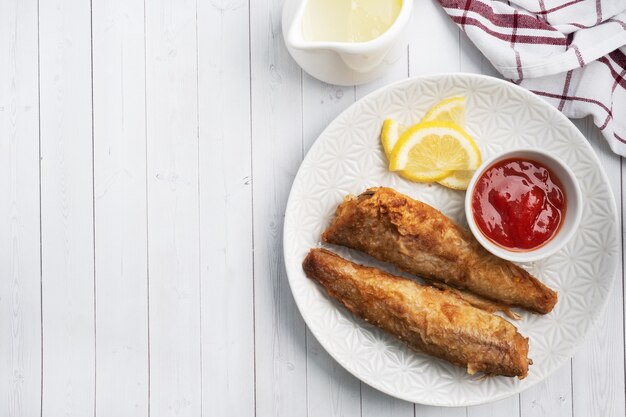 Poisson frit sauce tomate et citron