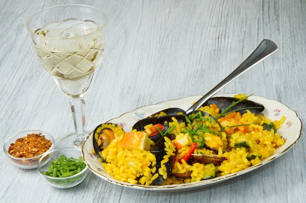 poisson paella