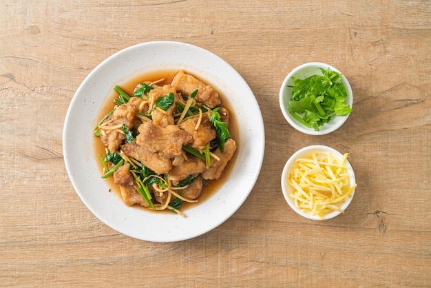 Poisson sauté au céleri chinois