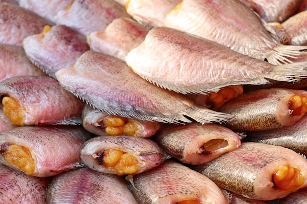 Poisson séché au marché