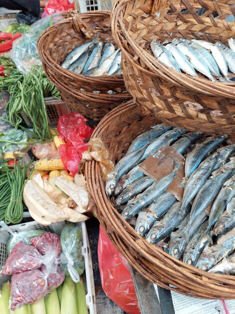 Photo poissons frais dans un marché