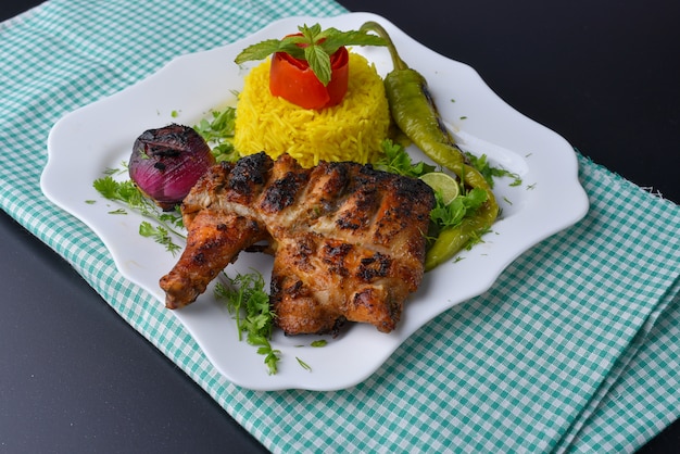 poitrine de poulet grillée aux légumes