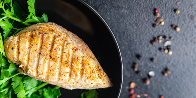 Photo poitrine de poulet grillée viande frite volaille prête à manger collation repas sur l'espace de copie de table