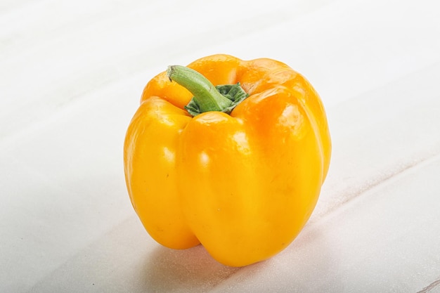 Poivre bulgare orange mûr