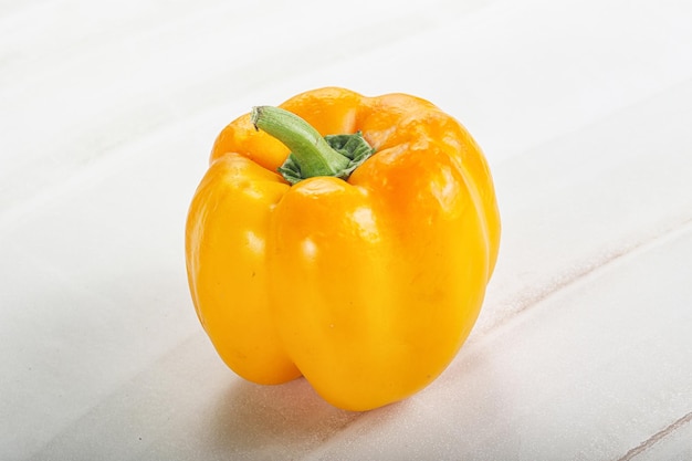 Poivre bulgare orange mûr