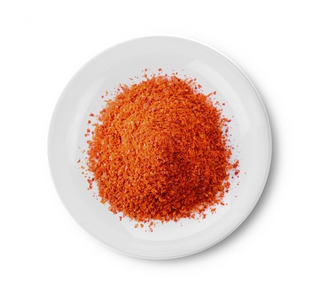 Poivre de Cayenne dans une assiette