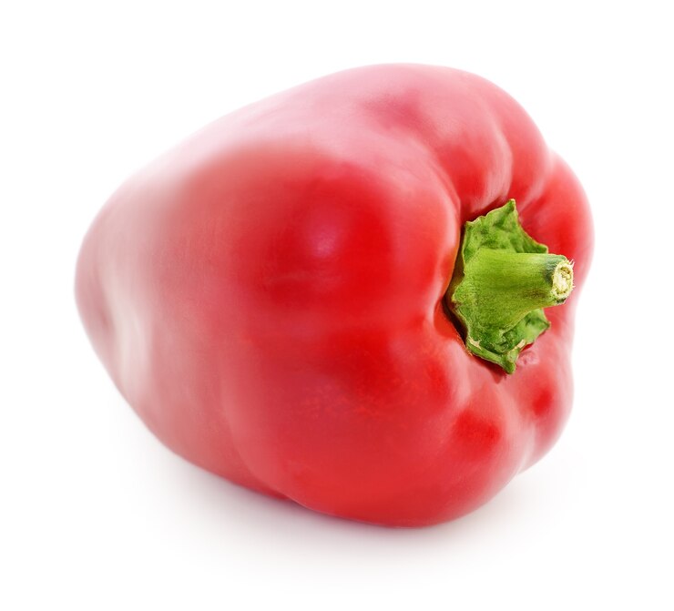 Photo un poivron rouge isolé sur fond blanc