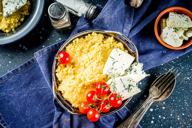 Polenta au gorgonzola et tomates