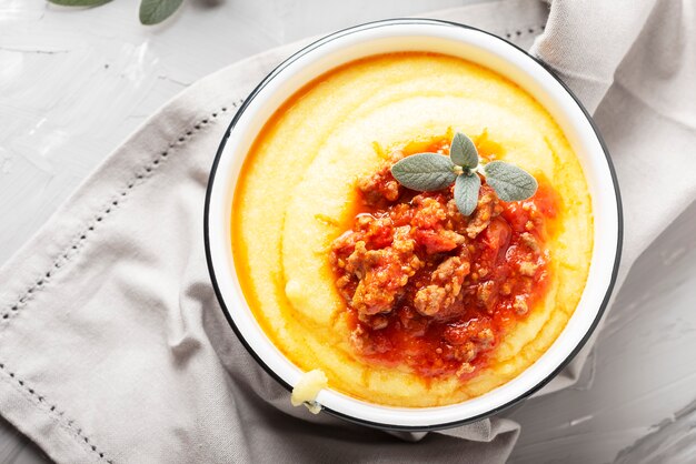 Polenta à la viande