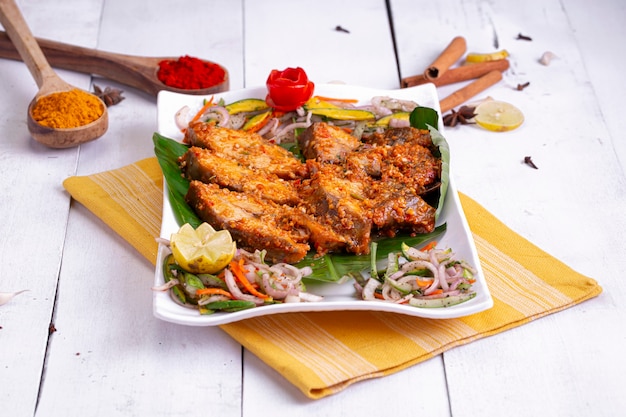 Pomfret Masala Ou Meen Pollichadu Plat Spécial Kerala