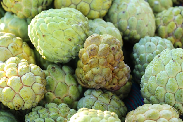 La pomme au sucre est délicieuse sur le marché