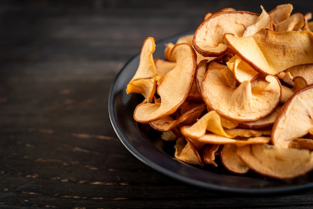 Pomme bio séchée maison tranchée