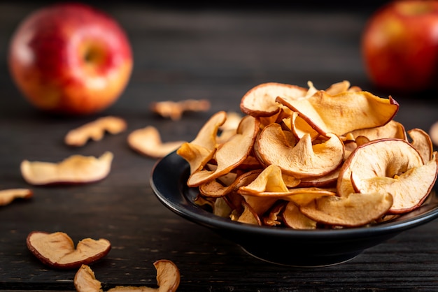 Pomme biologique séchée maison tranchée