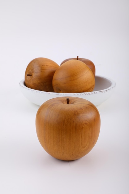 pomme en bois décorative belle comme élément décoratif pour la décoration intérieure