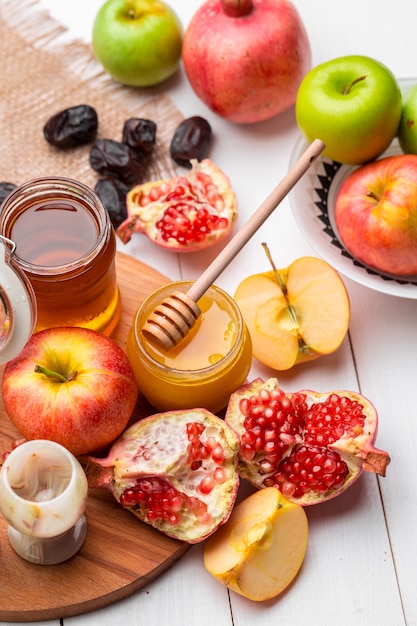 Pomme et miel, nourriture traditionnelle du nouvel an juif - Rosh Hashana.