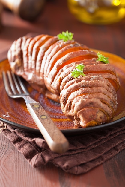 Pomme de terre hasselback au four