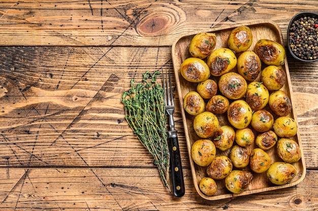 Pomme de terre rôtie au thym et sel