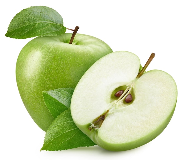 Pomme verte entière à moitié isolée sur fond blanc