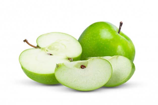 Pomme verte isolée sur blanc