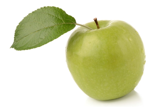 Pomme Verte Isolée Sur Une Surface Blanche