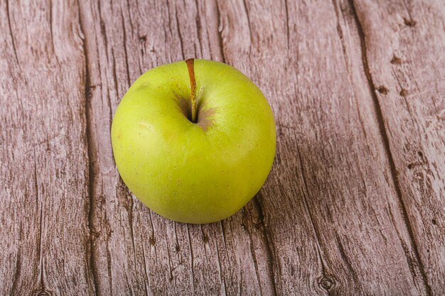 Pomme verte mûre et sucrée