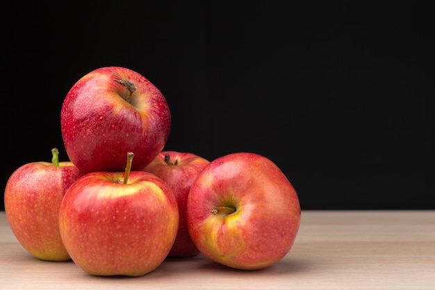 Pommes rouges fraîches