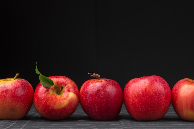 Pommes rouges fraîches