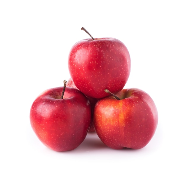 Pommes rouges isolés sur fond blanc