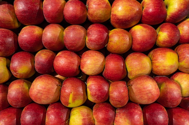 Pommes rouges naturelles fraîches