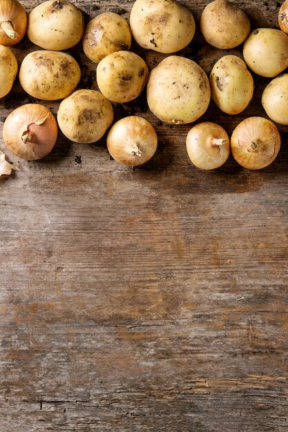 Pommes de terre biologiques crues