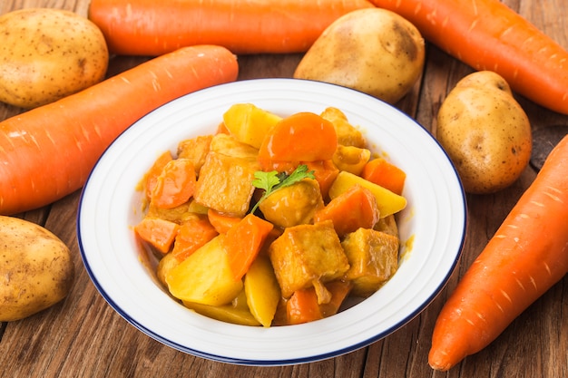 pommes de terre et carottes