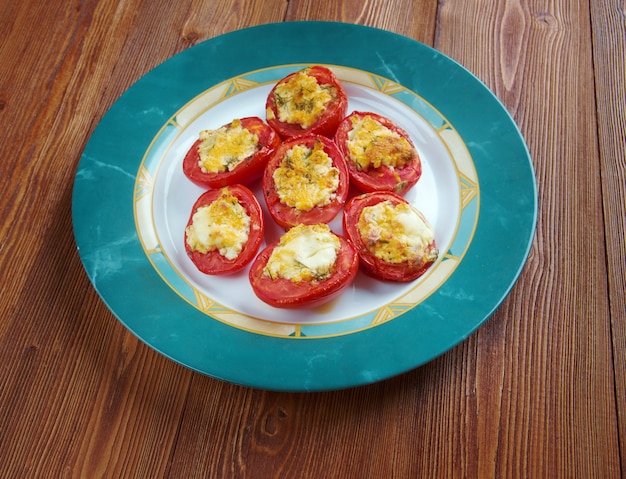 Pomodori Al Forno - Tomates Au Four Farcies à L'italienne Avec Fromage Mozzarella, Ail Et Herbes