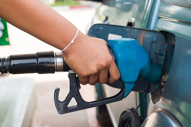 Pompage De Gaz Dans La Voiture