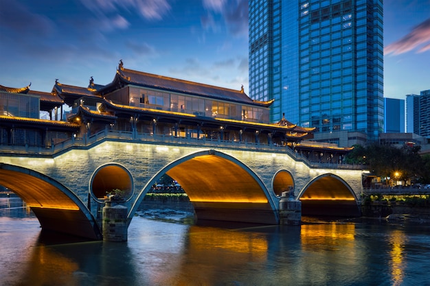 Pont d'Anshun la nuit, Chengdu, Chine