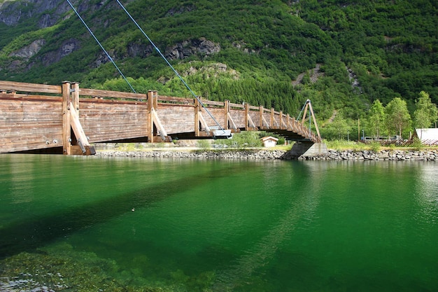 Le pont sur Aurlandsfjord Norvège