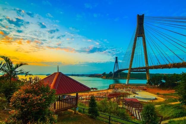 Pont de Barelang au lever du soleil sur l'île de Batam