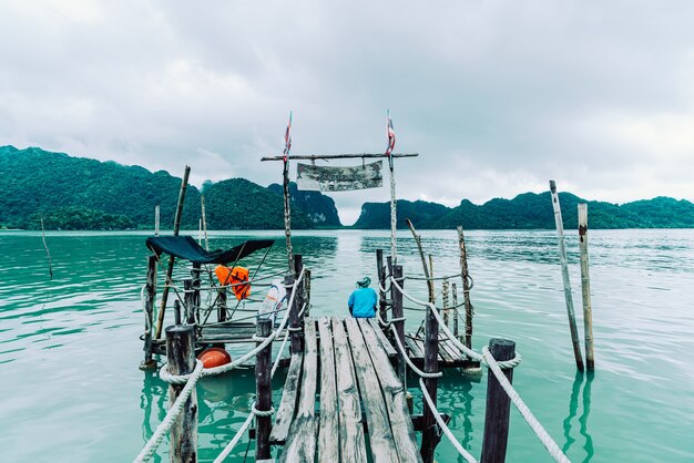 Pont en bois atTalet Bay à Khanom, Nakhon Sri Thammarat voyage touristique monument en Thaïlande