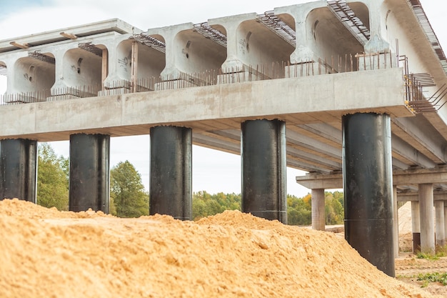 Pont en construction