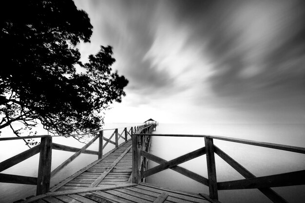 Photo le pont contre le ciel