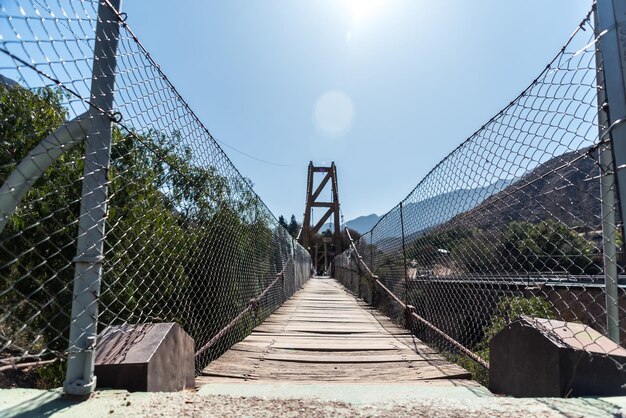 Pont dans le paysage argentin de Potrerillo Mendoza