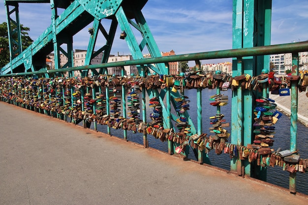 Le pont dans la ville de Wroclaw en Pologne