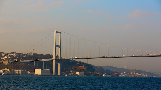 Photo le pont du bosphore reliant l'europe et l'asie