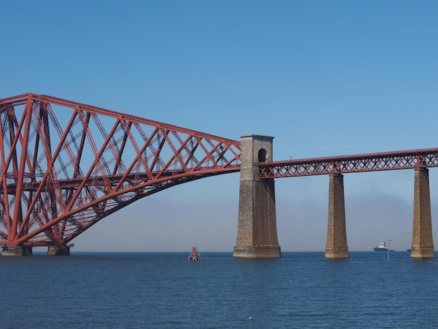 Pont du Forth sur le Firth of Forth à Édimbourg