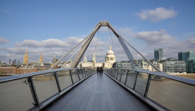 Le pont du millénaire de Londres Royaume-Uni